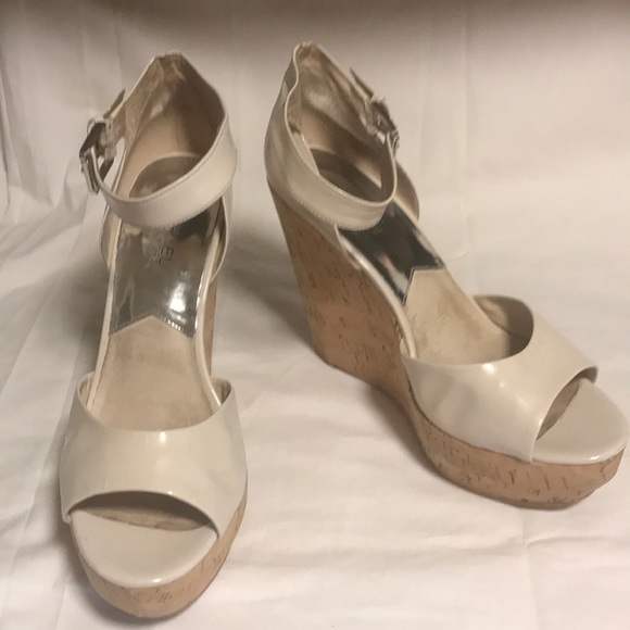 MICHAEL Michael Kors - Picture 3 of 10